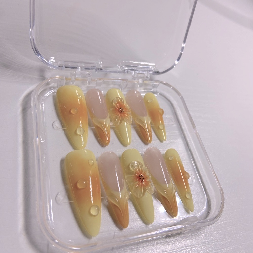 A142 PRESS ON NAILS